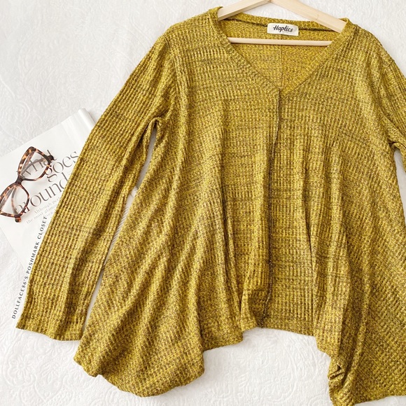 Oversized Asymmetric Hemline Long Sleeve Waffle Tee - Picture 2 of 10